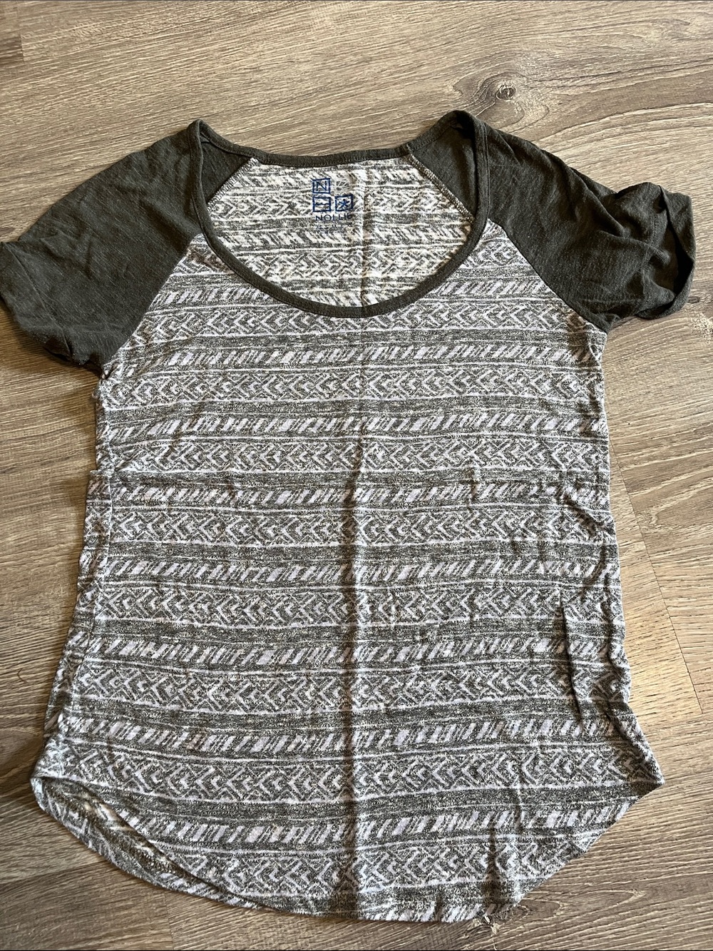Nollie Grey Patterned Raglan Short Sleeve Tee with Charcoal Sleeves